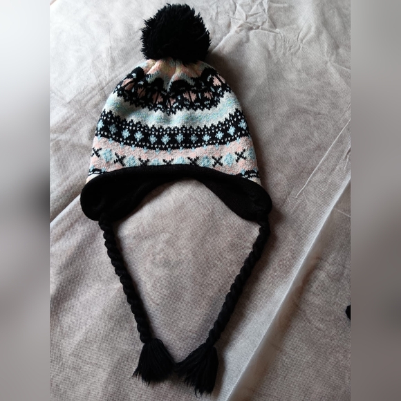 Hat and Scarf Set - Picture 3 of 8